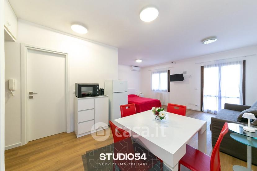 Monolocale in Via Nicolò Tommaseo 15 — foto 24 di 37