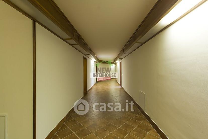 Trilocale in Via G. Carducci 37 — foto 21 di 27
