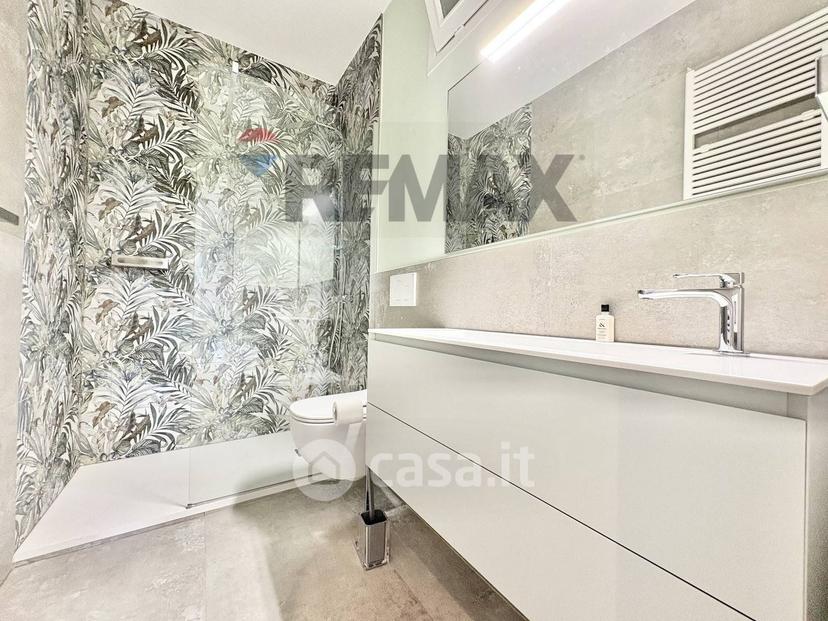 Trilocale in Via al Castagno — foto 2 di 39