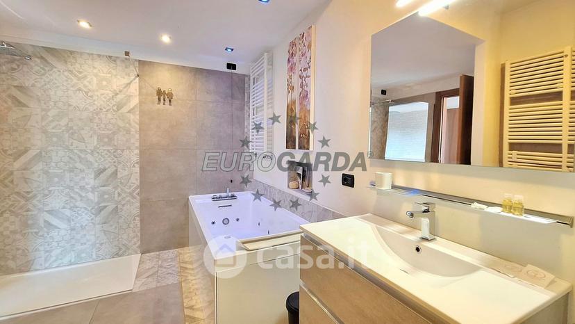 Villa in Via Dosso 10 — foto 9 di 60