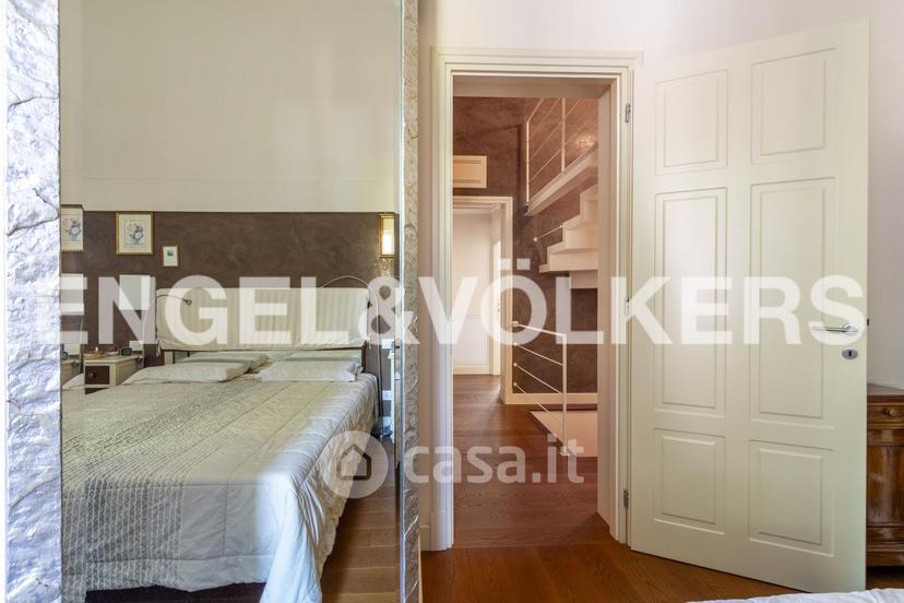 Villa in Corso Leonardo da Vinci — foto 32 di 39