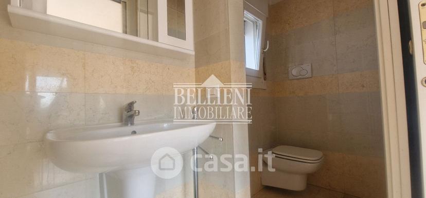 Quadrilocale in Via Alessandro Massaria — foto 20 di 28