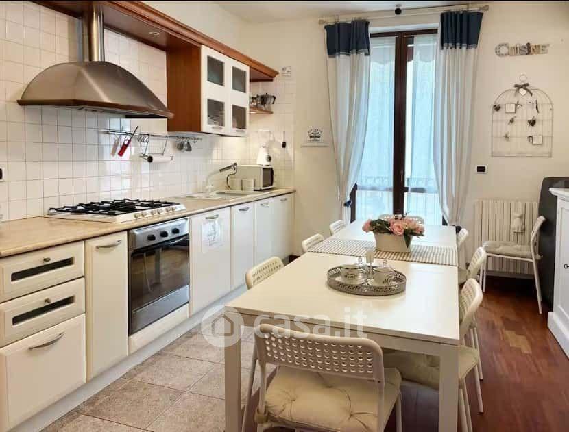 Stanza in Via Isole Lipari 28