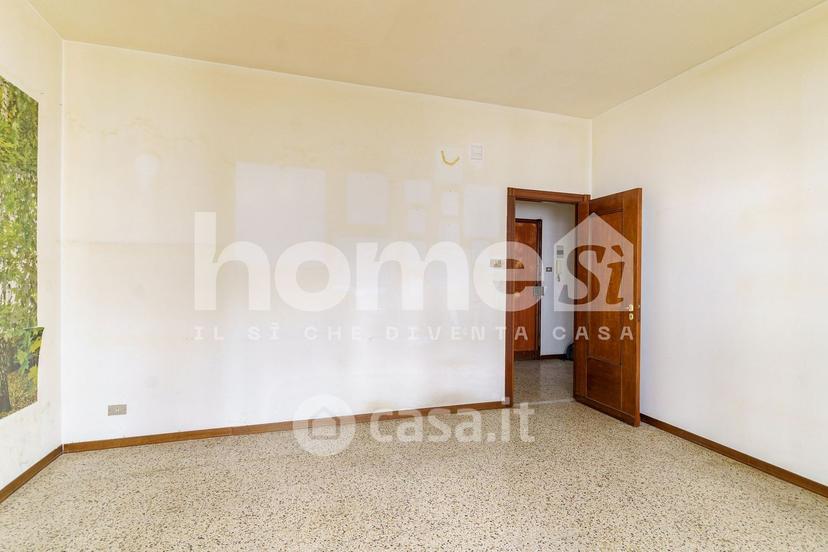 Bilocale in Via Giosuè Carducci 18 — foto 11 di 33