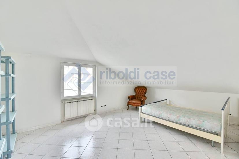 Villa in Via Lombardia — foto 33 di 36