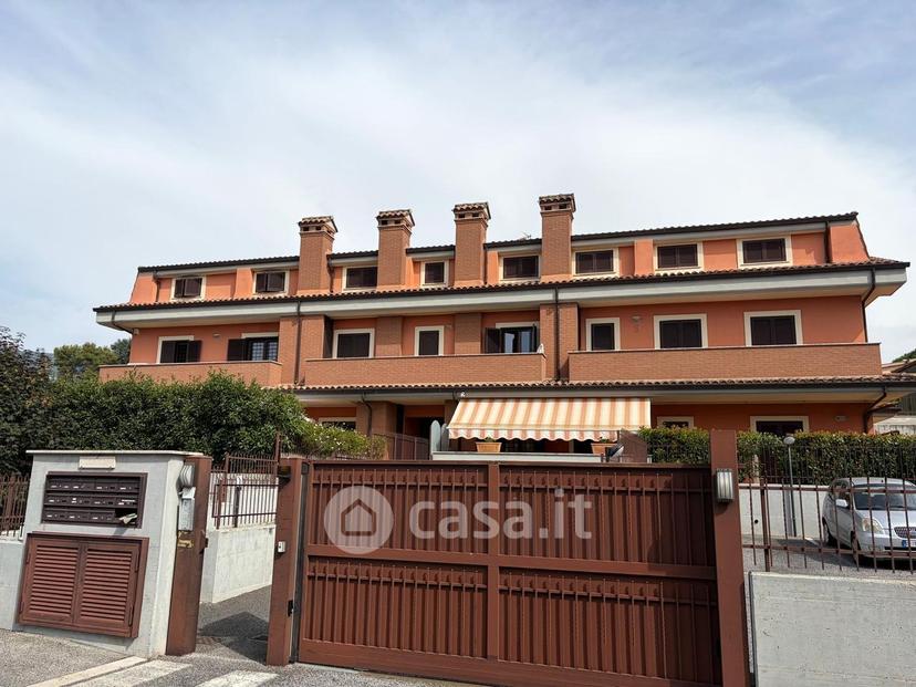 Trilocale in Via Colle Cagioli — foto 14 di 24