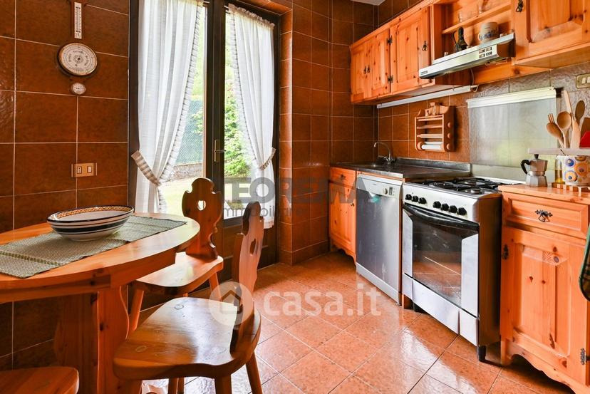 Villa in Viale Belvedere 14 — foto 3 di 77