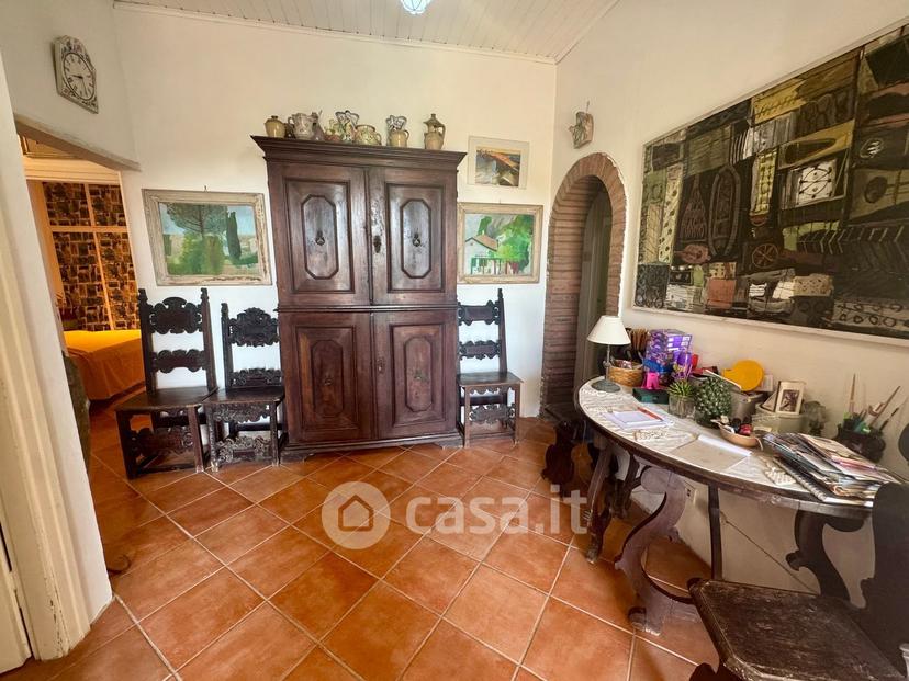 Villa in Via Appia 104 /200 — foto 11 di 136