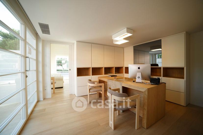 Villa in Via C. Cavour 1 — foto 8 di 31