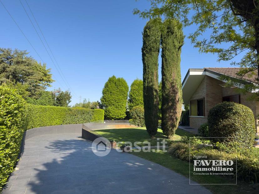 Villa in Piazza G. Marconi 28 — foto 32 di 54