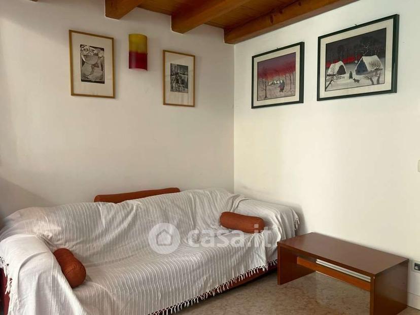 Bilocale in Via Trieste 50