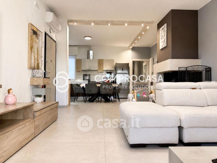 Quadrilocale in Via Presbitero Pantaleone 30 — foto 3 di 38