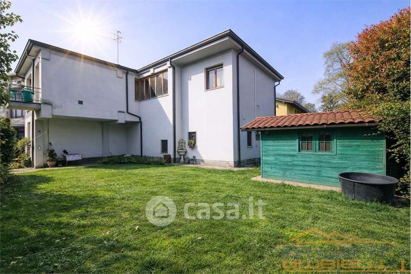 Villa in Via Edmondo de Amicis 6 — foto 13 di 51