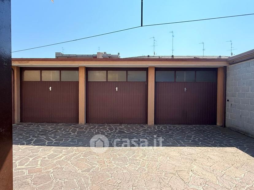 Villa in Via Luigi Barbieri 72 — foto 15 di 57