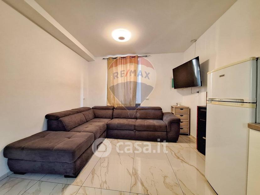 Bilocale in Via San Giulio 67 — foto 3 di 11