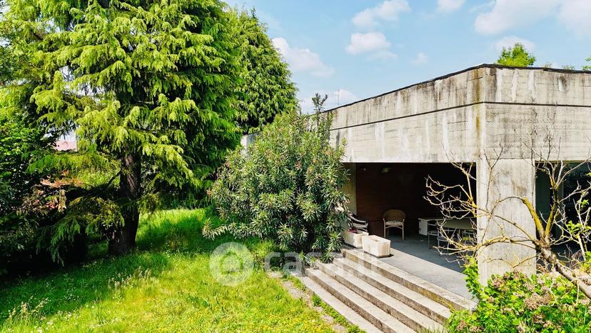 Villa in Via Giosuè Carducci 20 a — foto 83 di 182