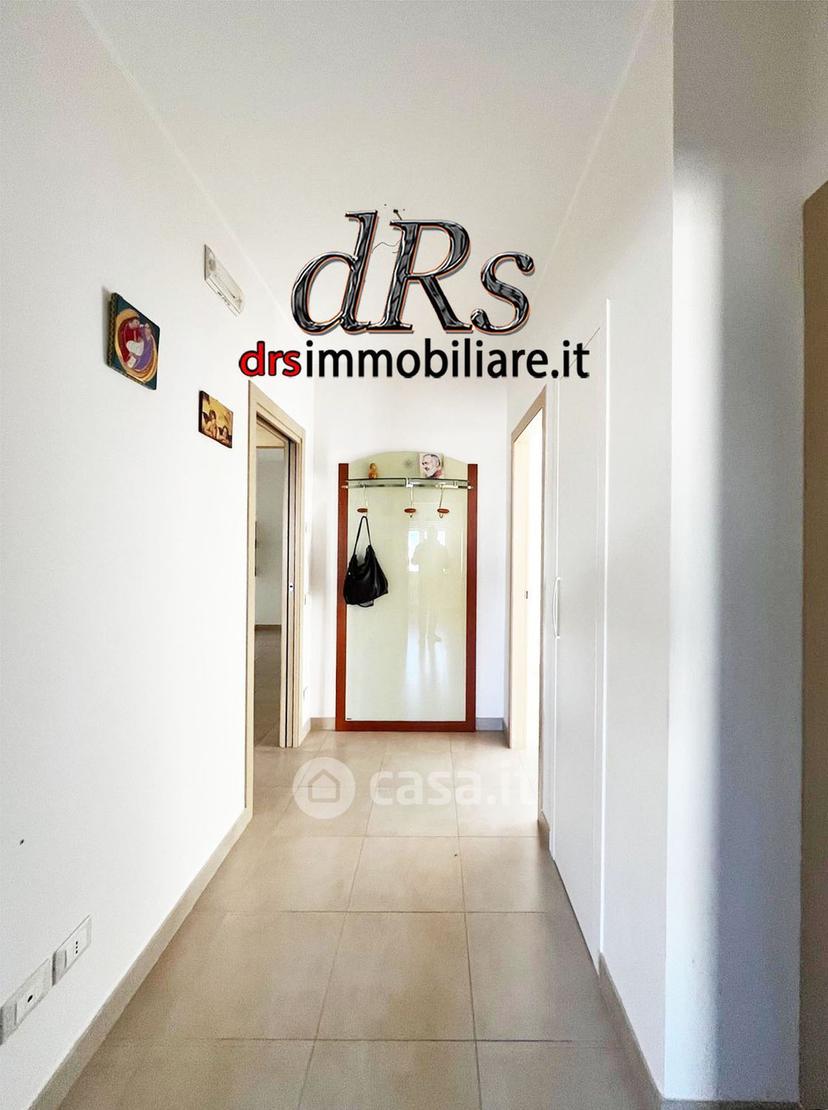 Quadrilocale in Via Umbria — foto 33 di 37