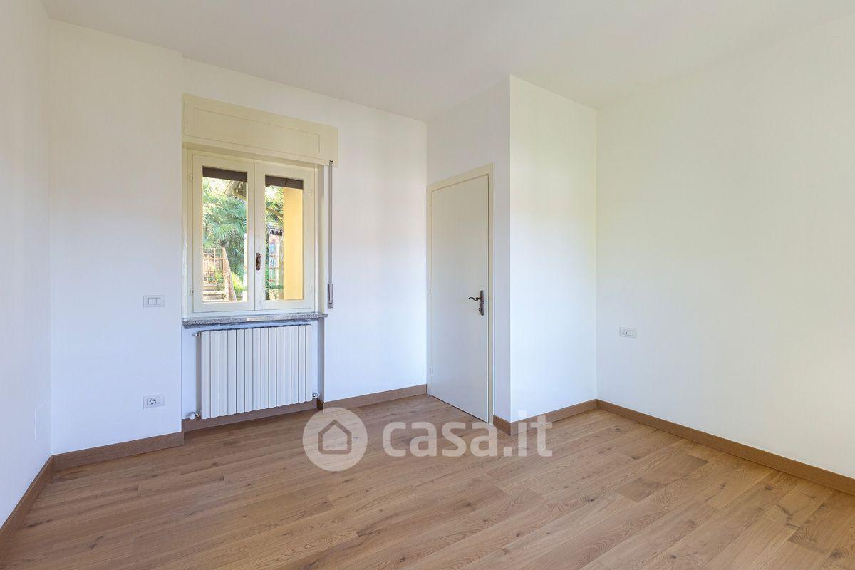 Villa in Via Angelo Cantoni 12