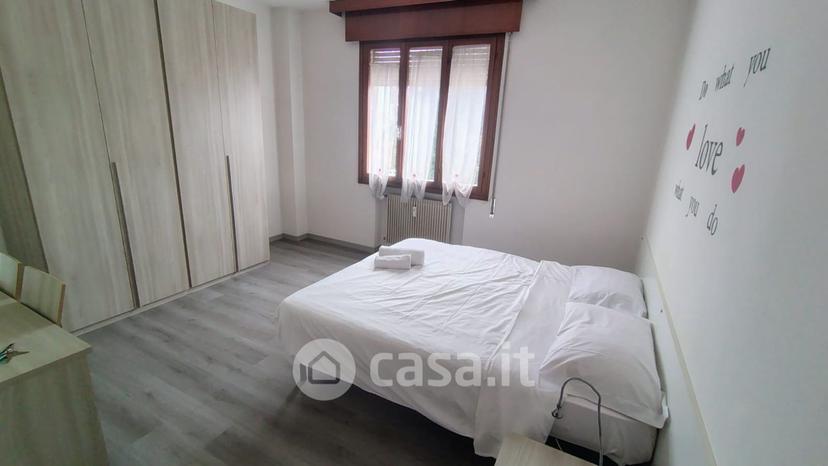 Stanza in Viale Istria 44 — foto 3 di 22