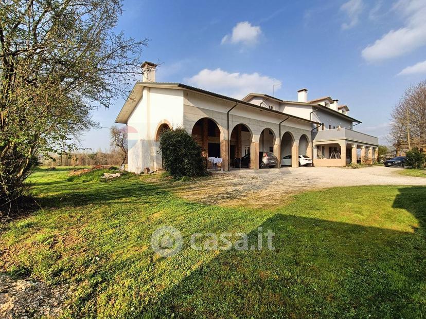 Quadrilocale in Via Rasega 75 — foto 2 di 23