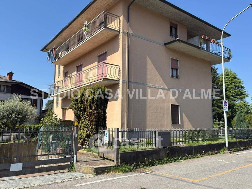 Quadrilocale in Via Madonna dei Campi — foto 13 di 46