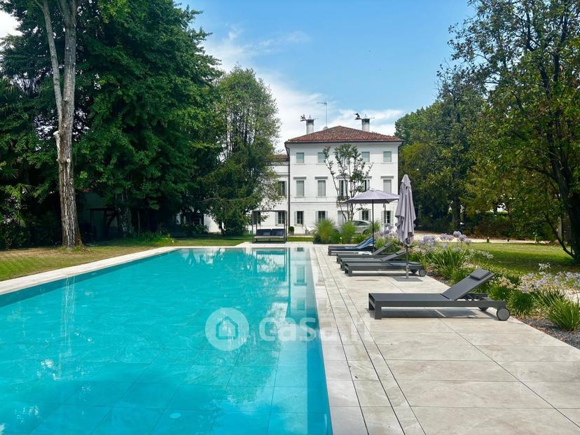 Villa in Viale Monte Grappa — foto 2 di 7