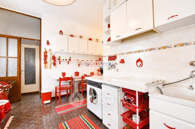 Villa in Via Cadorna 10 — foto 10 di 28