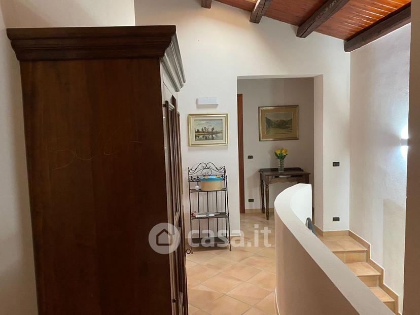 Villa in Via Isabella di Castiglia — foto 7 di 12