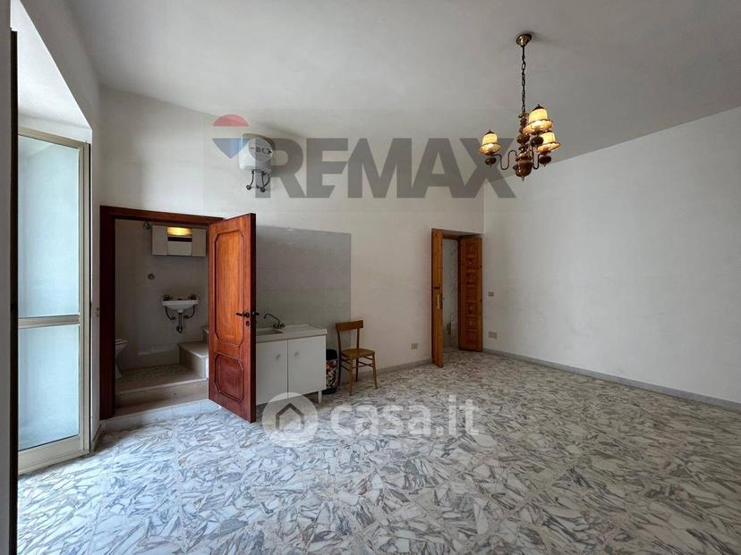 Quadrilocale in Via Fratelli Cocle 13 — foto 30 di 37