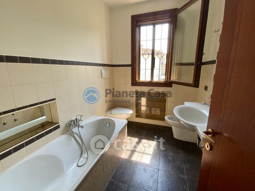 Villa in Via Antonio Simeone Sografi 11 — foto 22 di 33