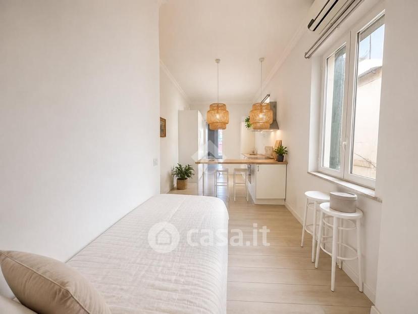 Trilocale in Via Chiaia — foto 3 di 17