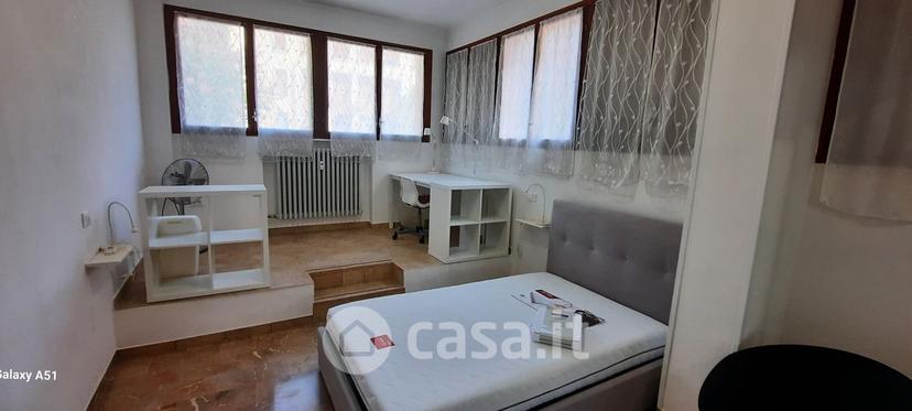 Stanza in Via Giacomo della Torre 2 — foto 7 di 15