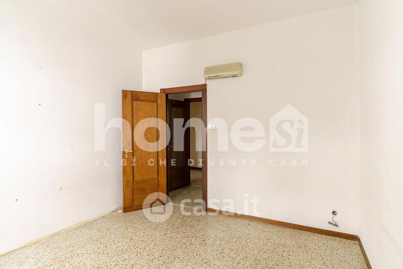 Bilocale in Via Giosuè Carducci 18 — foto 2 di 33