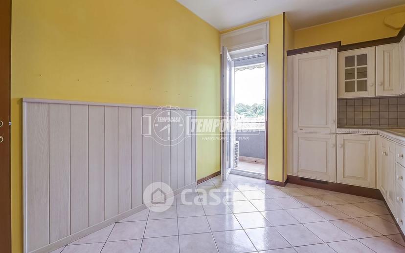Quadrilocale in Via Gerolamo Dolci 3 — foto 3 di 37