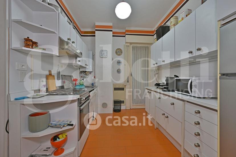 Appartamento in Viale Giosuè Carducci 11 — foto 3 di 40