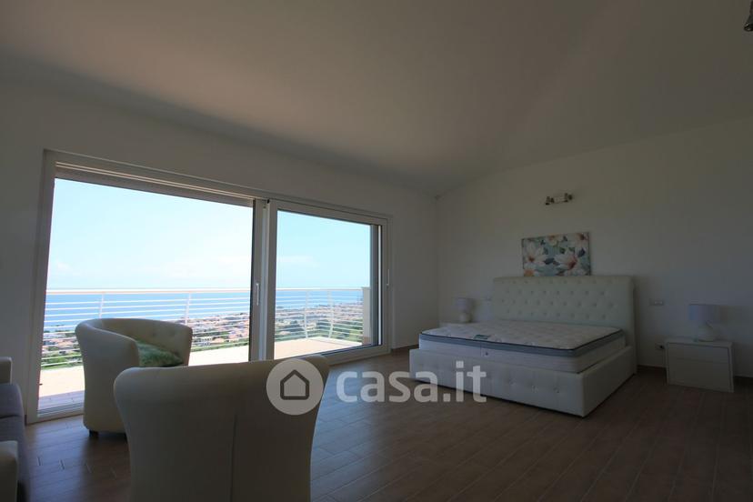 Villa in Contrada San Silvestro — foto 29 di 45