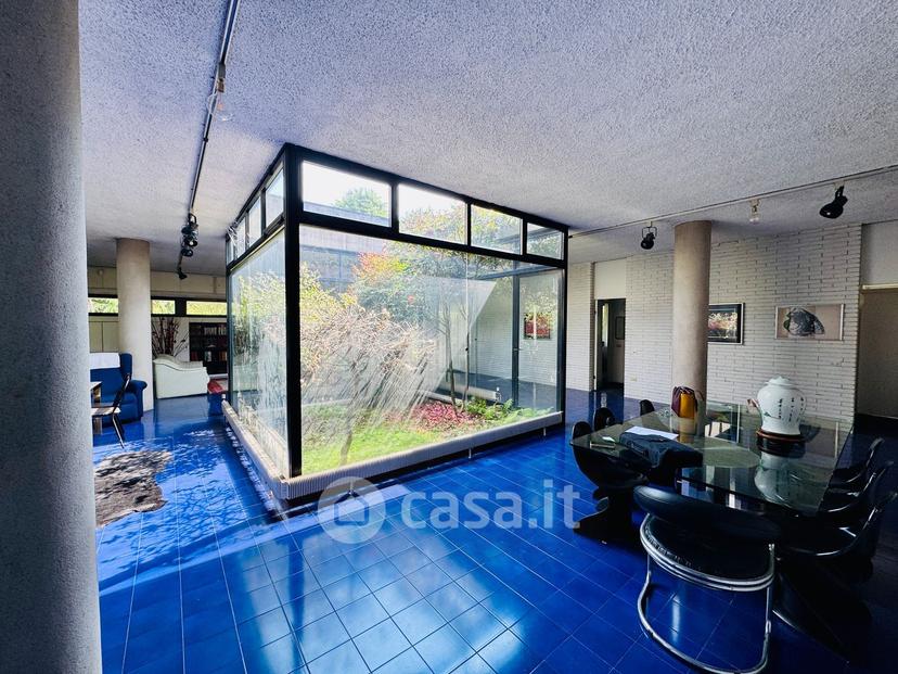 Villa in Via Giosuè Carducci 20 a — foto 24 di 182