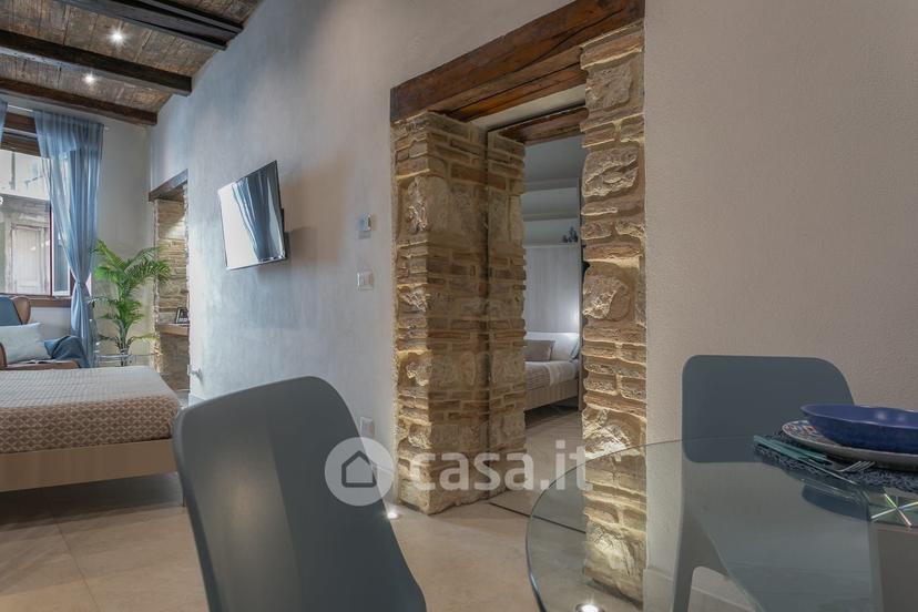 Monolocale in Via Sant'Antonio Abate — foto 2 di 17