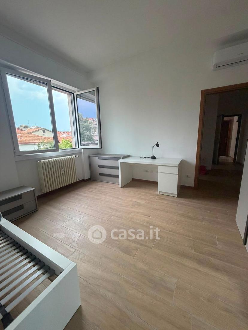 Stanza in Via Giovanni Battista Viotti 4 — foto 5 di 14