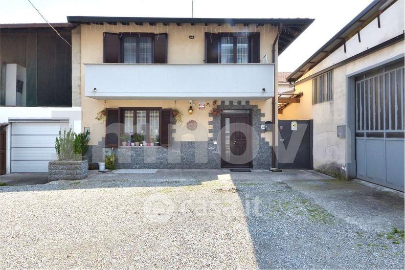 Trilocale in Via E. Borgazzi 34 — foto 2 di 26