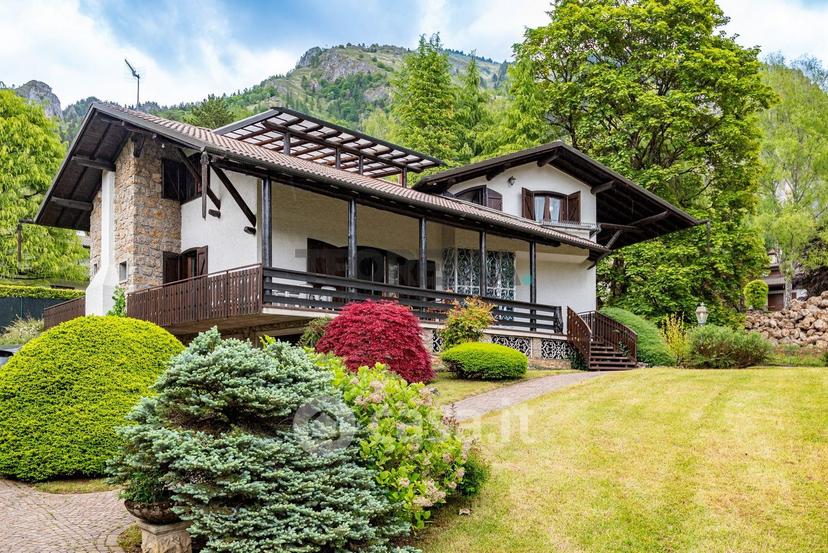 Villa in Viale Belvedere 14 — foto 36 di 77