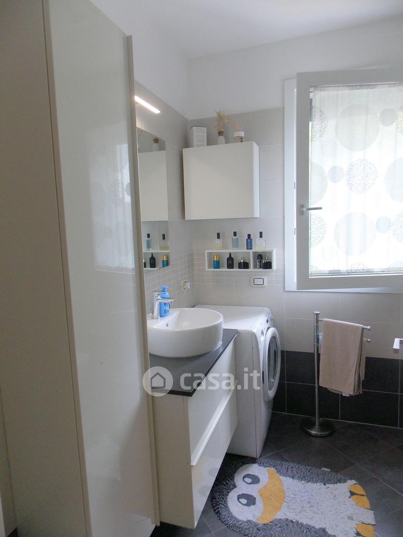 Trilocale in Via Volturno 26 — foto 10 di 34