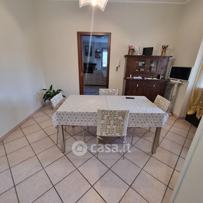 Villa in Via Ugo Foscolo 28 — foto 22 di 43