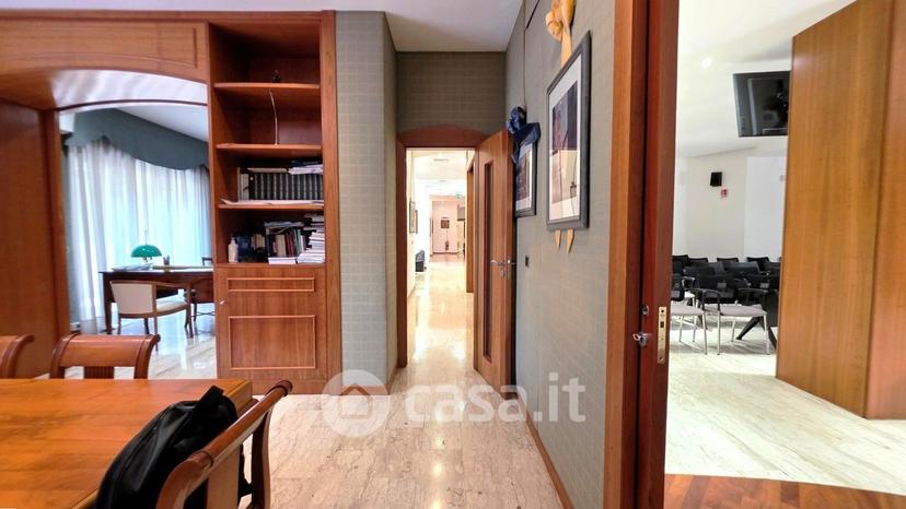 Appartamento in Via Donato Bramante 19 — foto 2 di 52