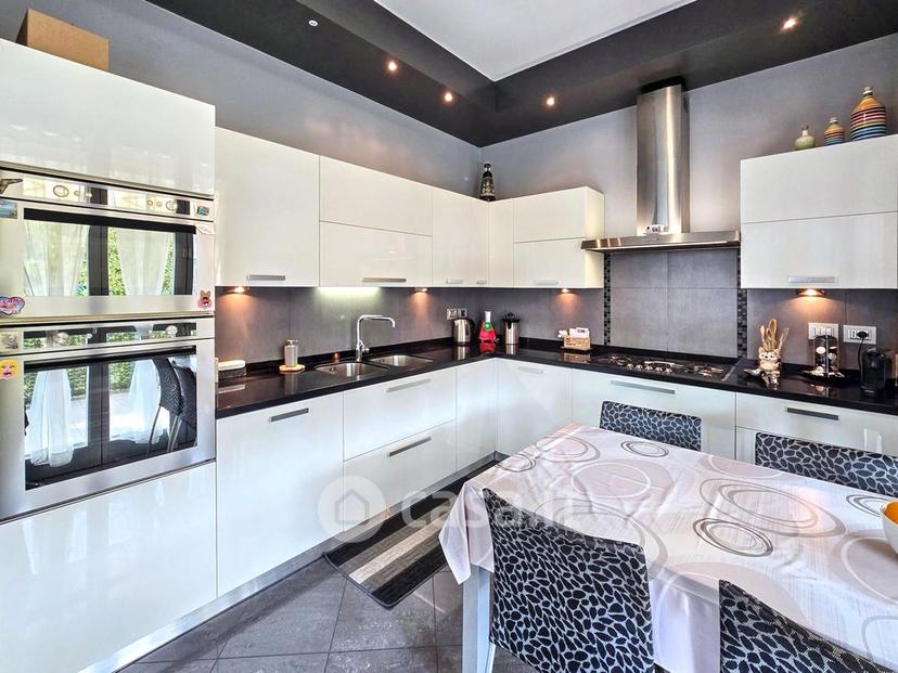Quadrilocale in Via Flavio Gioia 25 — foto 6 di 54