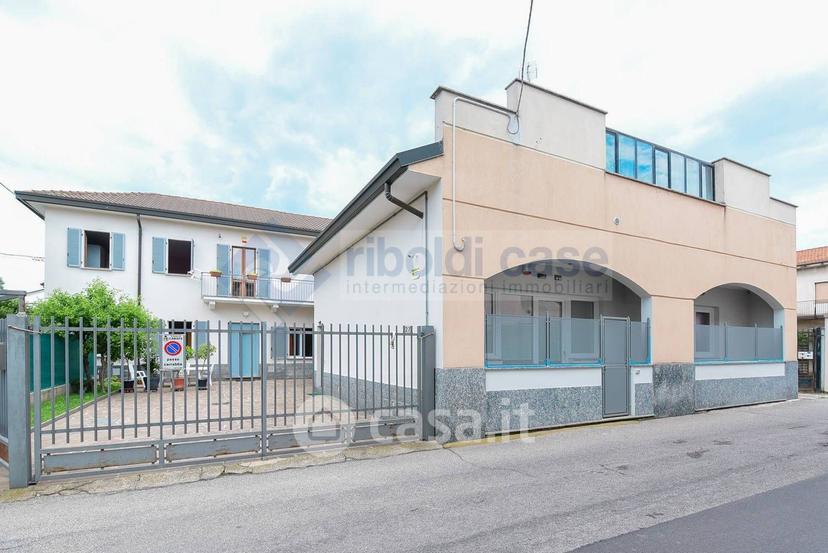 Villa in Via Lombardia — foto 5 di 36