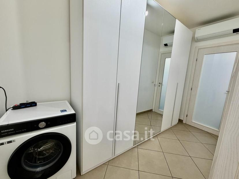 Trilocale in Via Lucca 32 — foto 2 di 33