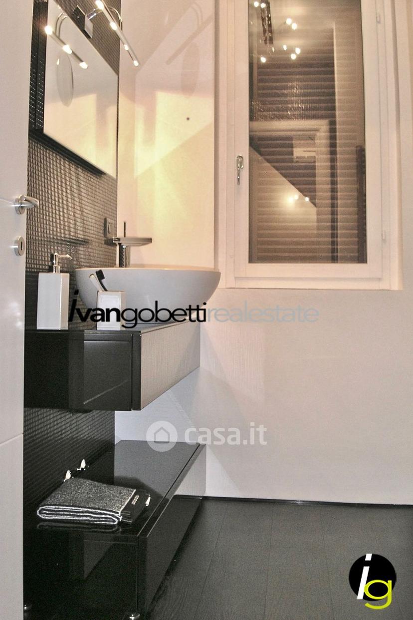 Villa in Via Martiri della Libertà 8 — foto 39 di 72