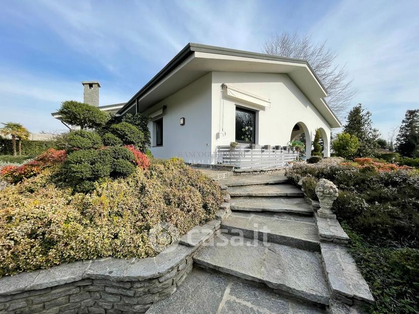 Villa in Via Alcide de Gasperi — foto 33 di 38