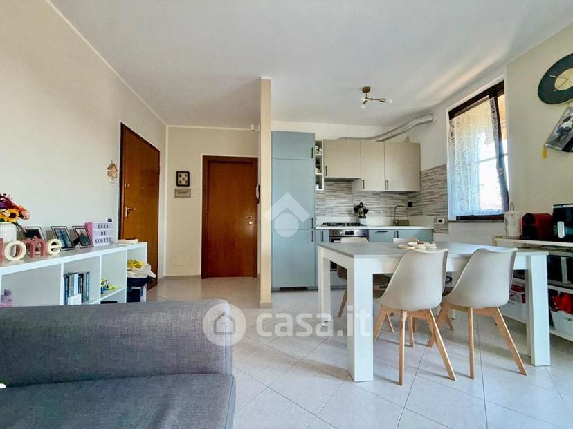 Bilocale in Via Giuseppe Ungaretti 19 — foto 2 di 23